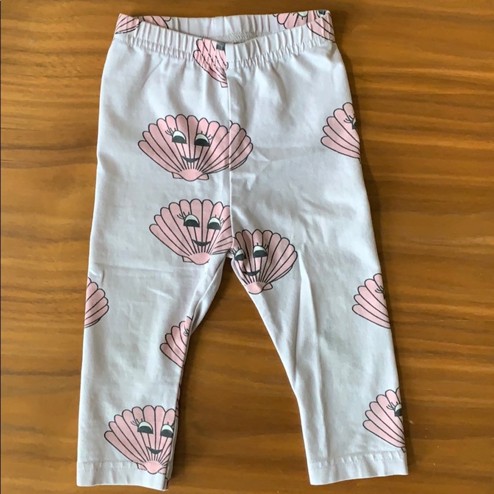 ❌SOLD❌ Hugo Loves Tiki Leggings